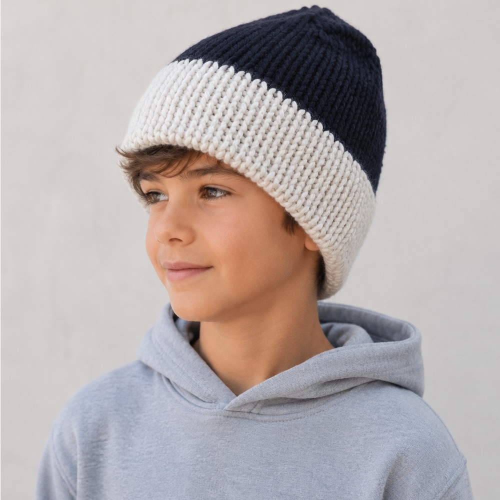 ✨$8 Clear Out ✨ HandKnit 100% Lambswool Cozy Knit Kids Beanie - Navy and White